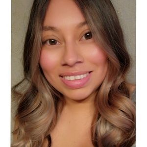 Meet your Posher, Cassandra